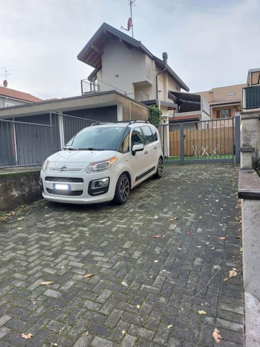 Smile Home! Graziosa Casa Con Parcheggio E Giardino Bovísio-Masciago Milanese المظهر الخارجي الصورة